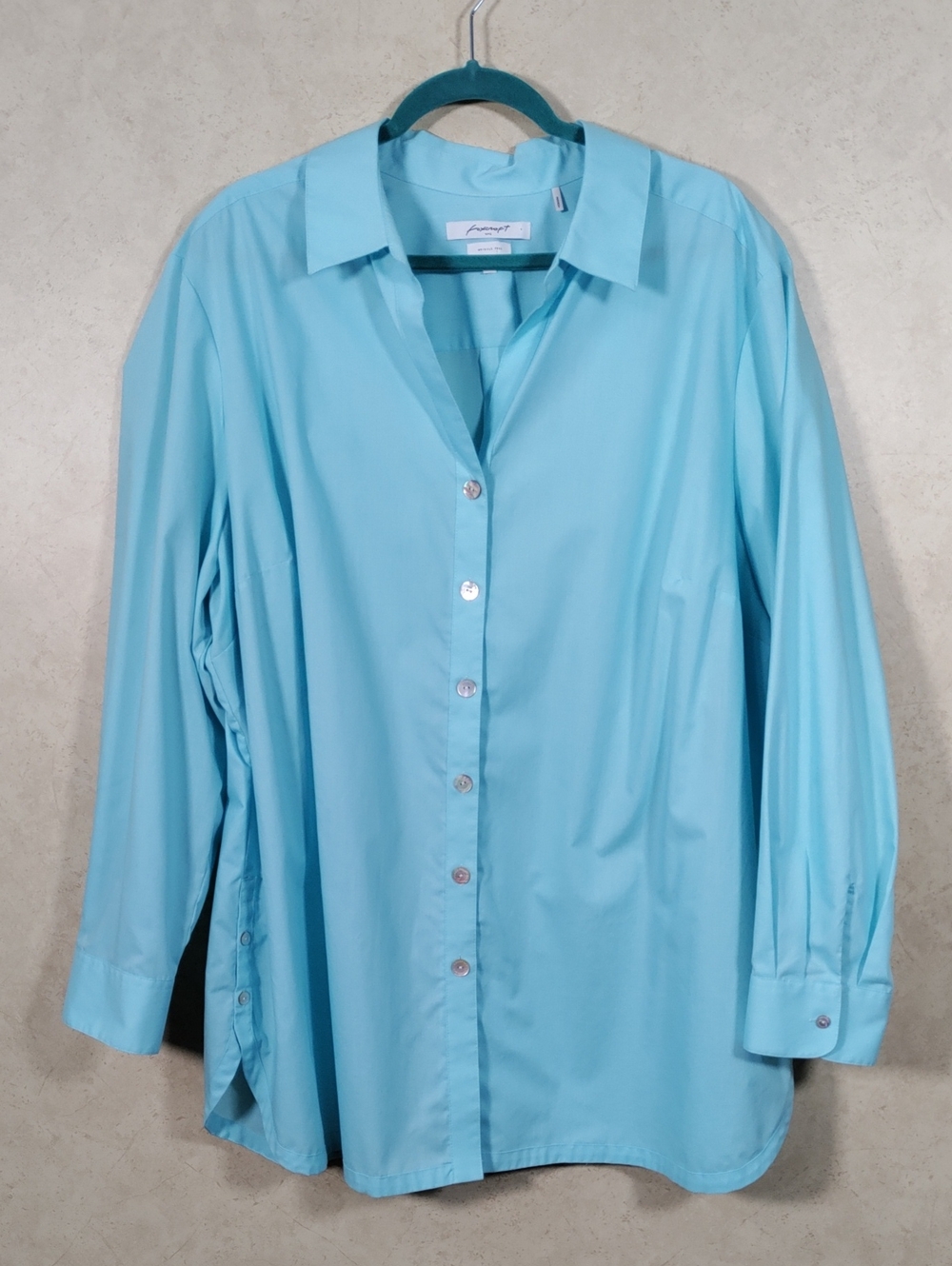 H116 Foxcroft Aqua No Iron Button Up With Side Buttons Shirt 24W